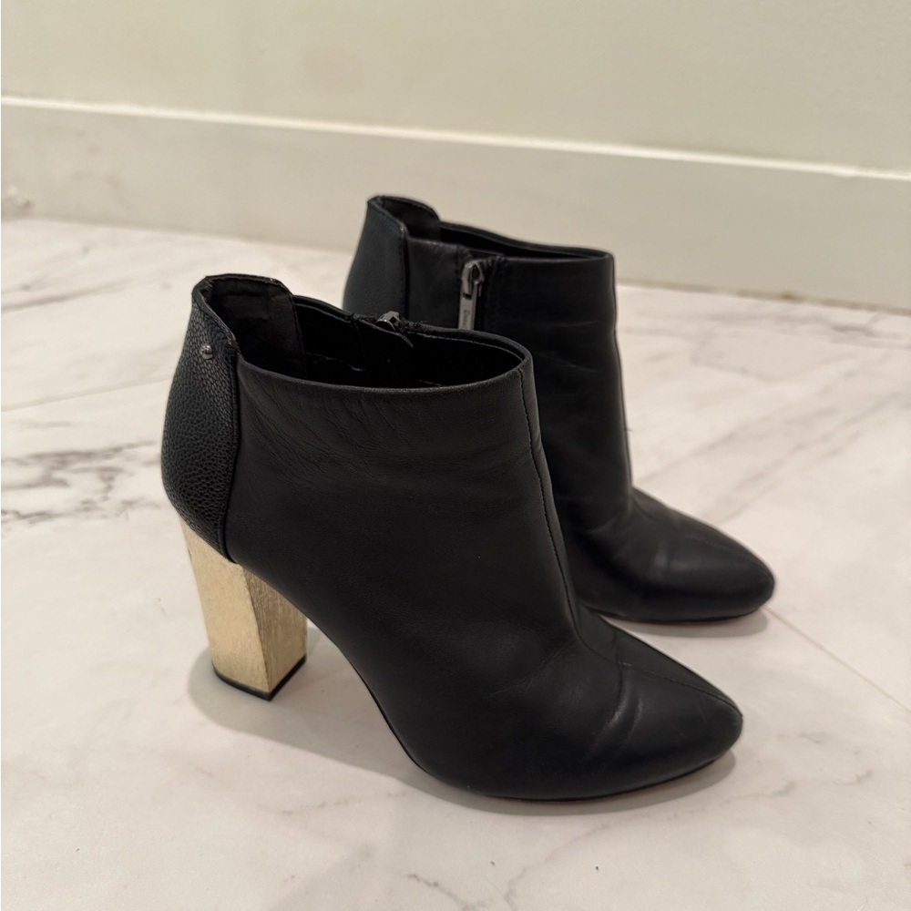 Circus by Sam Edelman black booties
